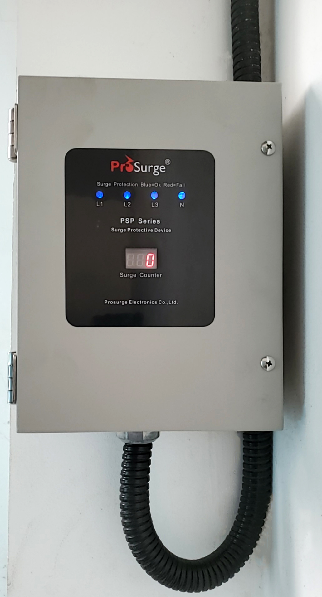 Tủ cắt lọc sét