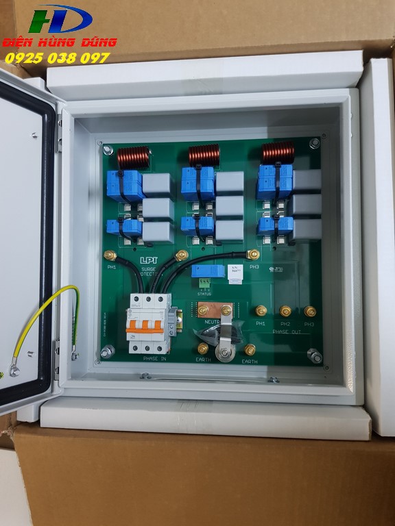 Tủ cắt lọc sét 3 pha 40A LPI SF340-385-100+50-AIMCB